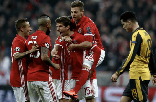 雷迪克：湖人目前首要任务是保护詹姆斯，而不是让他凑场次评奖