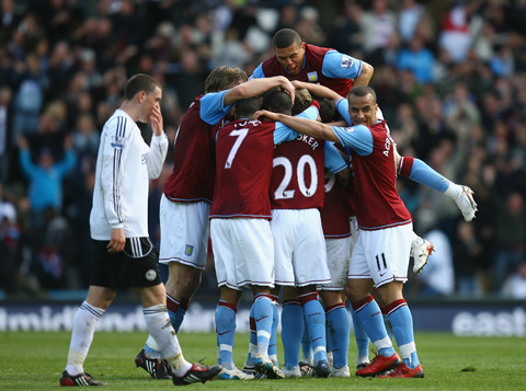 杨乐乐带儿子飞成都参加马术比赛，汪涵又缺席，沐沐露脸更像妈妈