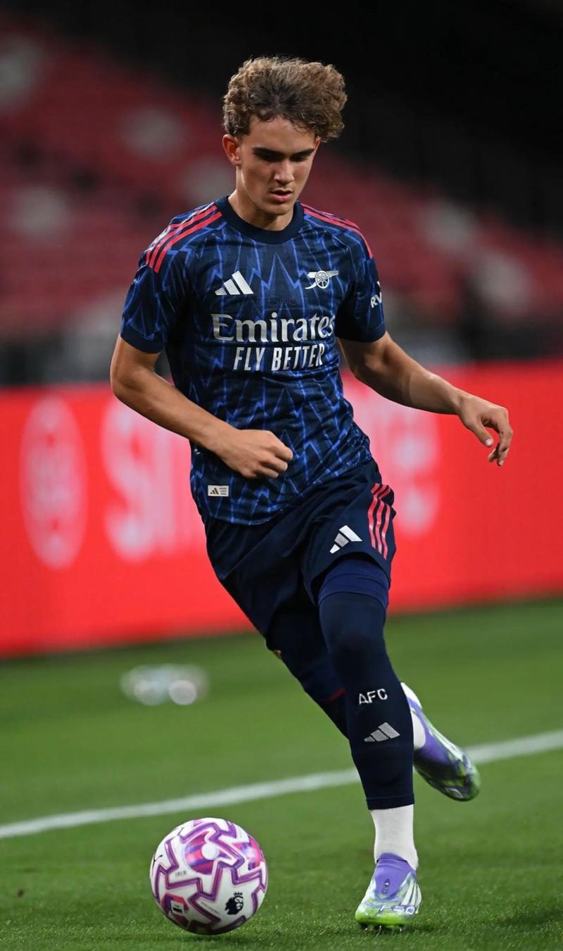 赫斯基：全世界都缺传统中锋，很难找到英格兰下一个“9号”