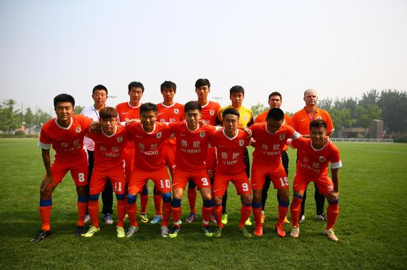 青训小将关键传球助攻队友破门