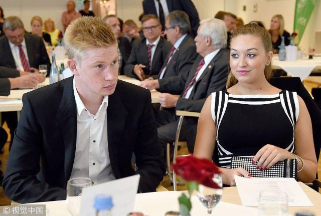 弗林蓬选交手过的最佳五人队：亚马尔、贝林、穆西亚拉在列