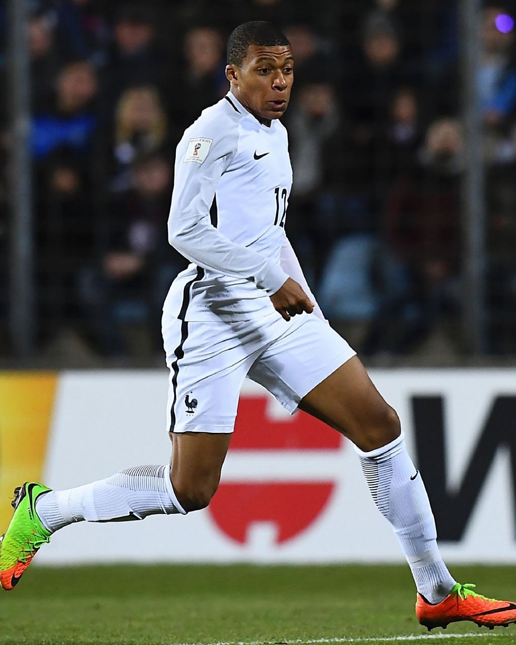 传奇归来！孙兴慜重回热刺！